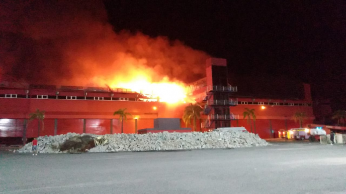 Un feroz incendio arrasó con el Autódromo de Termas de Río Hondo