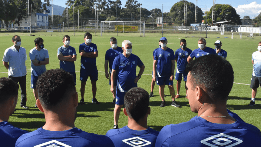 De Felippe tiene listo al Decano para el debut en Santa Fe