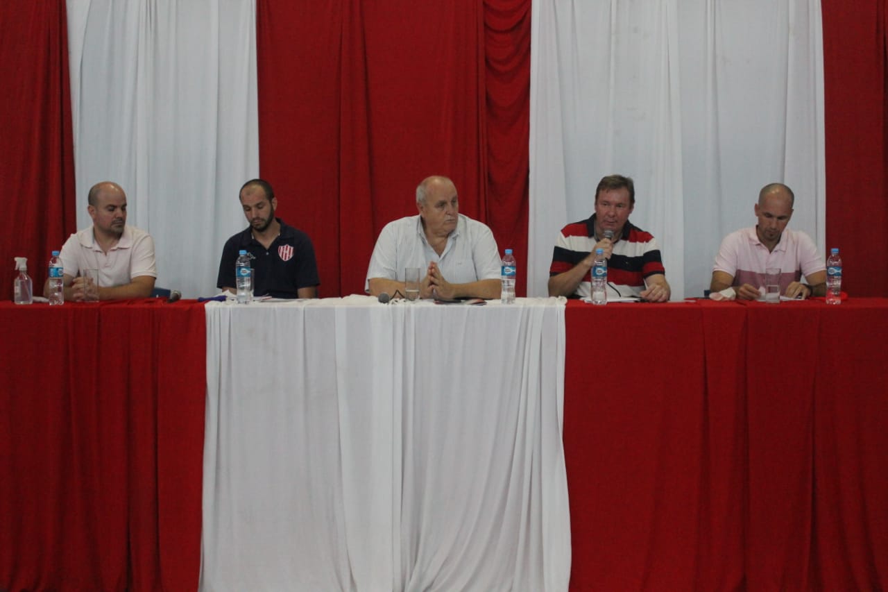 Todo lo que dejó la conferencia de prensa de Luis Spahn