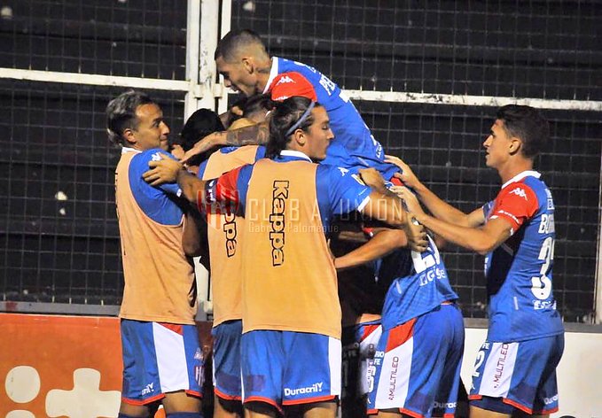Triunfazo Tatengue en Paraná para prenderse en la pelea