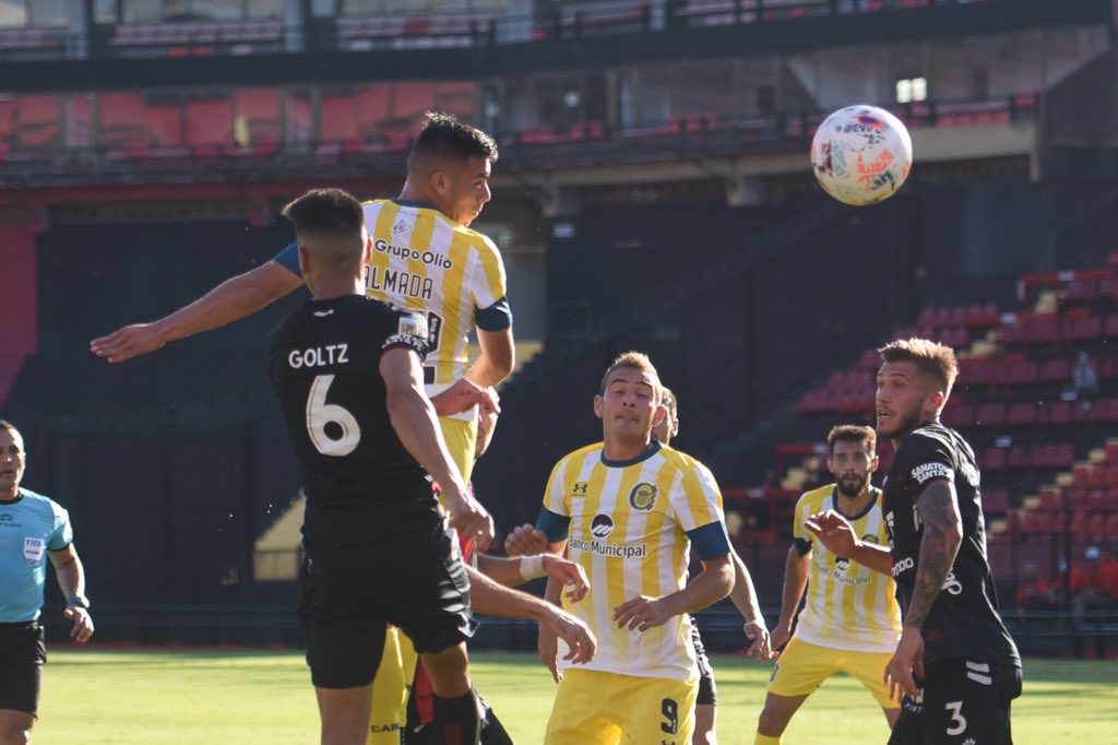 Las ocasiones del final del partido no cambiaron el rumbo: empataron Colón y Central