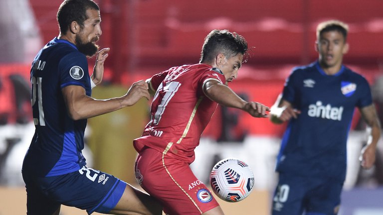 Argentinos debutó con una victoria ante Nacional de Montevideo en la Copa Libertadores