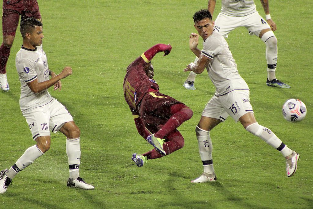 Talleres se trajo un empate de su visita a Tolima, por Copa Sudamericana