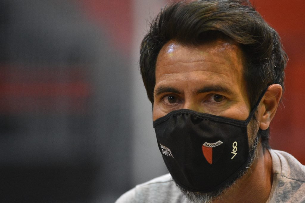 Colón, entre hisopados, ensayo de fútbol y protocolos de rigor