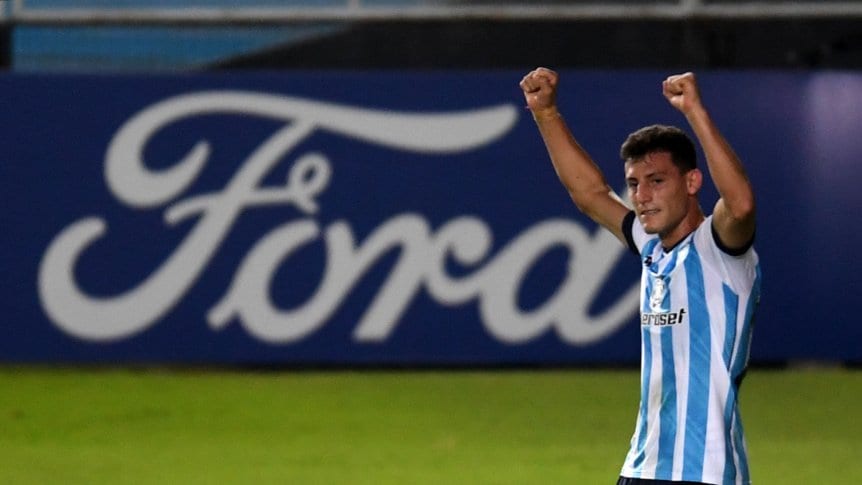 Racing le ganó con diez a Sporting Cristal con un gol agónico de Tomás Chancalay