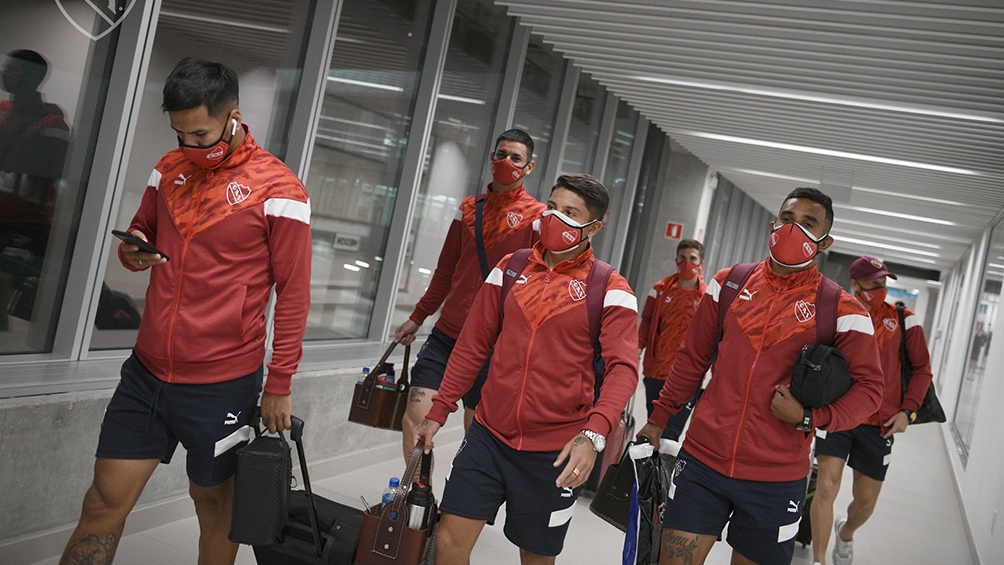Independiente sigue aislado en un hotel y peligra el partido con Huracán