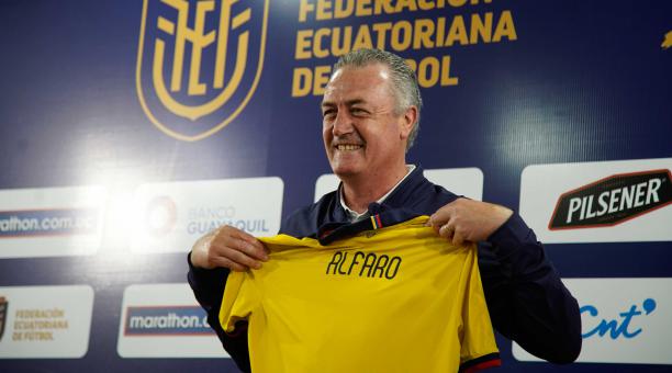 Alfaro anunció la lista de Ecuador con dos ex Colón