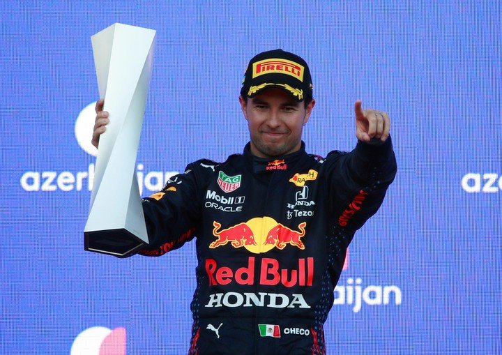 F1: Checo Pérez ganó el accidentado GP de Azerbaiyán