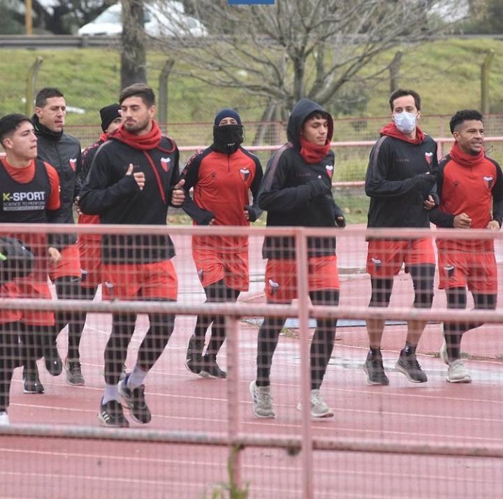 El reclamo de los atletas: ¿Por qué Colón entrenó en el CARD y ellos no?