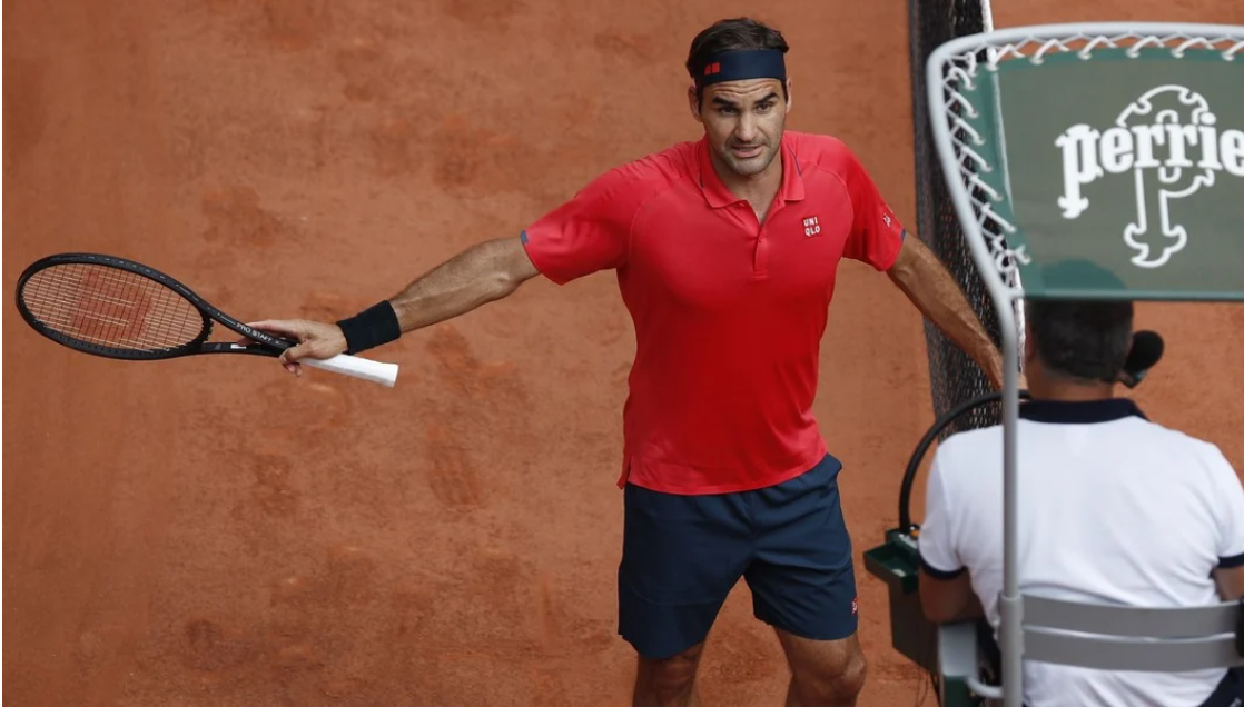Roger Federer explotó su bronca contra el umpire en Roland Garros: “¿Estoy jugando demasiado lento?”
