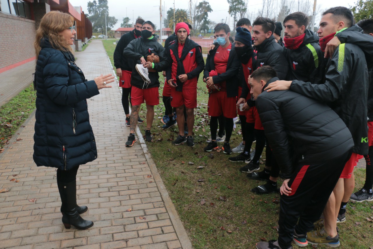 El reclamo de los atletas: ¿Por qué Colón entrenó en el CARD y ellos no?