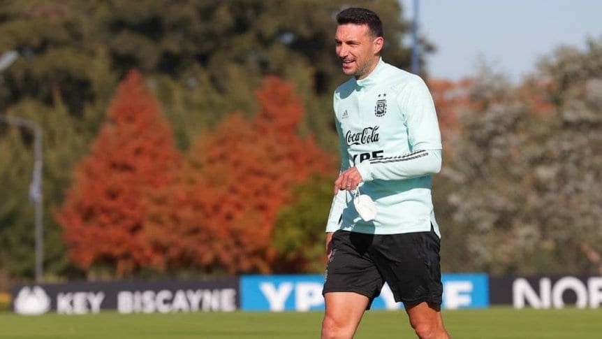 Scaloni ajusta detalles en la Selección Argentina y ya paró un equipo para jugar con Chile