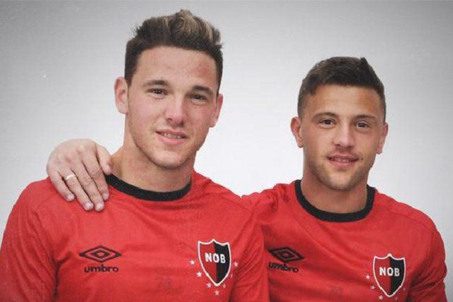 De madrugada: Dos jugadores de Newells chocaron una moto policial y un suboficial está herido