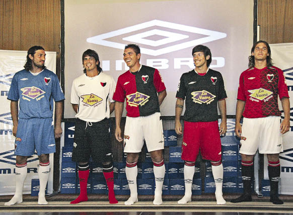 Un jugador surgido en Colón, a un paso de volver al club donde triunfó