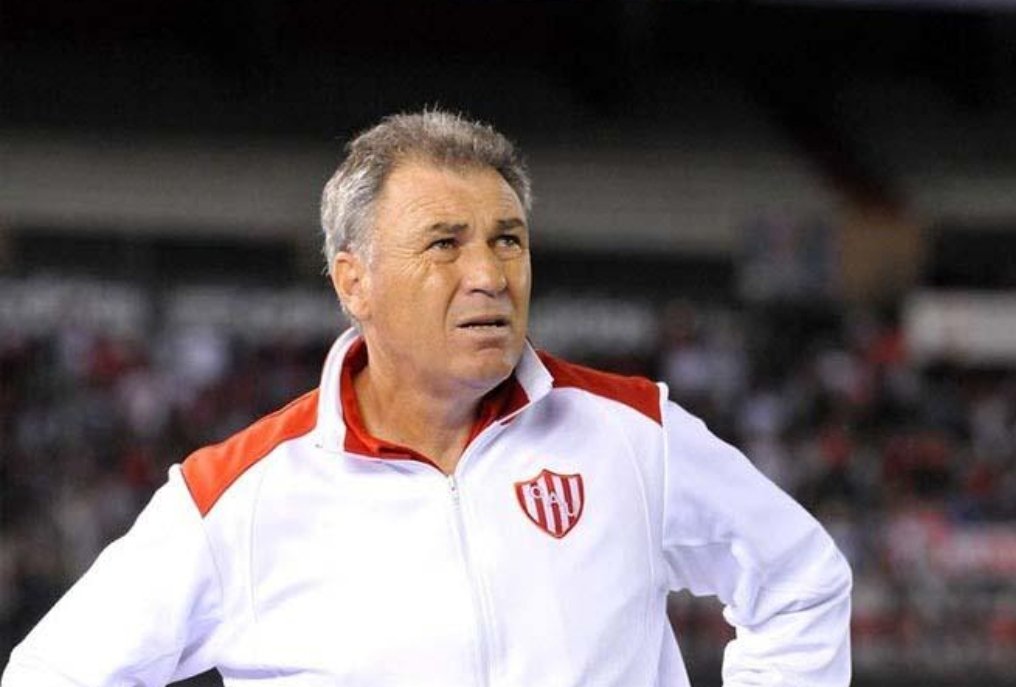 «Estoy con ganas de dirigir, pero nunca me van a ver golpeando puertas»