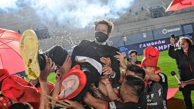 Con la chapa de Campeón: ¿El Barba está entre los 5 candidatos para reemplazar a Russo?