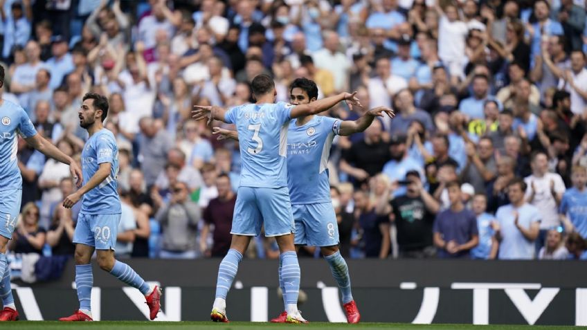 Manchester City aplastó al Arsenal y alcanzó la cima