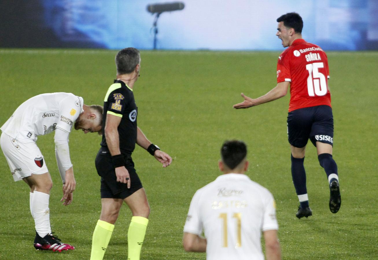 Colón se volvió derrotado, goleado y preocupado de Avellaneda
