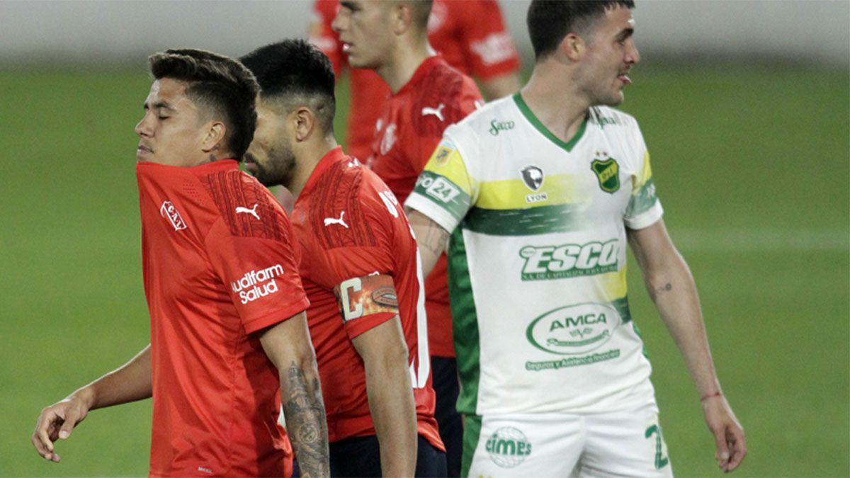 El tropezón de Colón ante Aldosivi se atenuó con el empate del Rojo