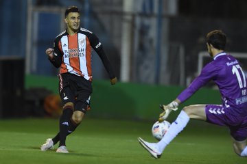 River mereció más, pero no pasó del empate en La Plata