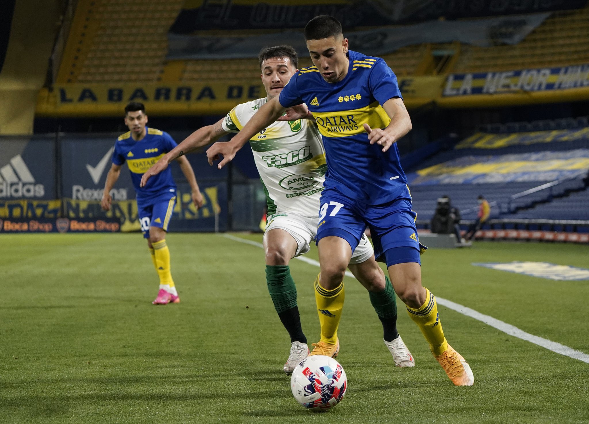 Los arqueros se lucieron para que Boca y Defensa no quiebren el cero