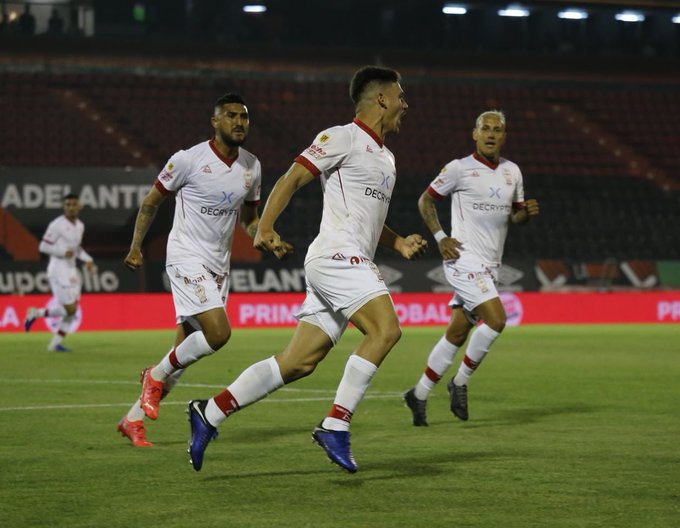 Huracán dio la nota en Rosario y Kudelka respira