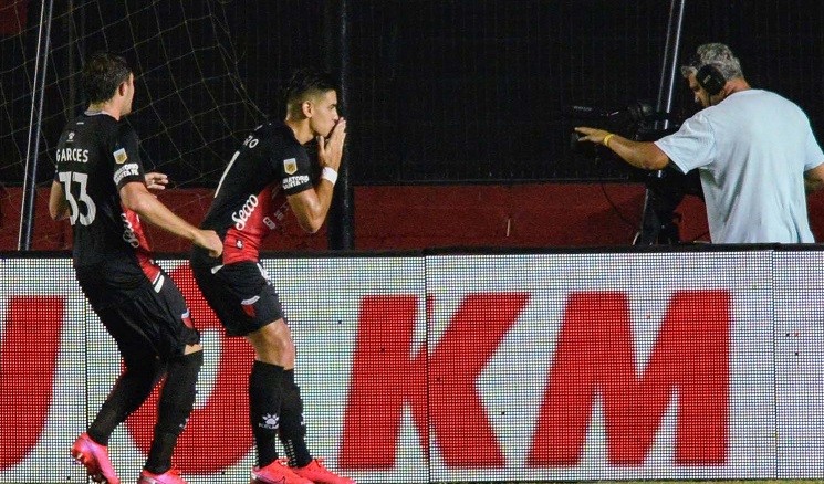 Colón ante Arsenal: Sin Garcés y con Bianchi y Castro desde el arranque