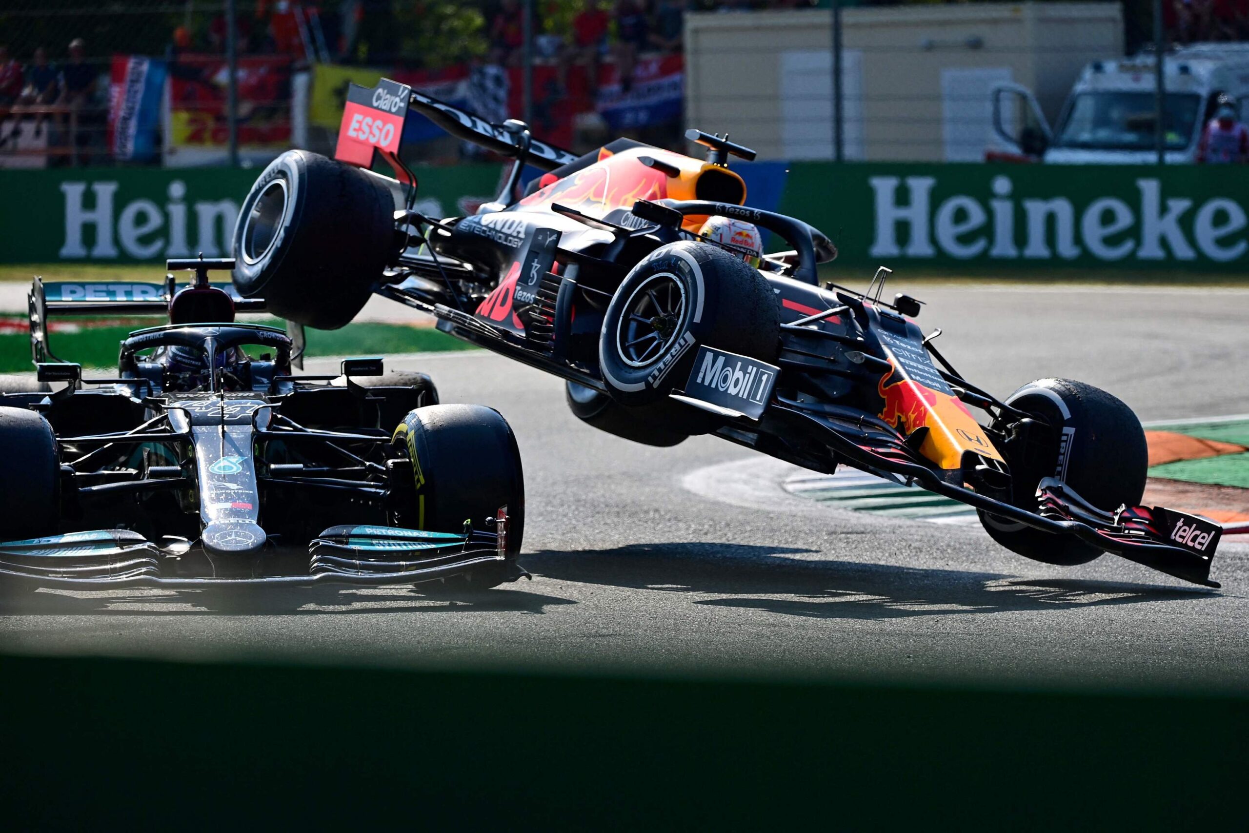 F1: Verstappen le respondió a Lewis Hamilton