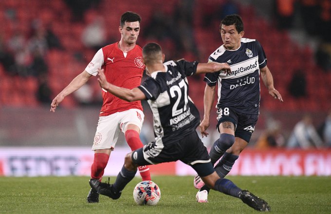 Independiente empató ante Gimnasia y se aleja de la lucha por el campeonato