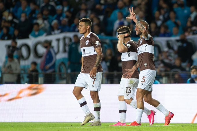 Gran triunfo de Platense ante un Racing que llegará golpeado a Santa Fe