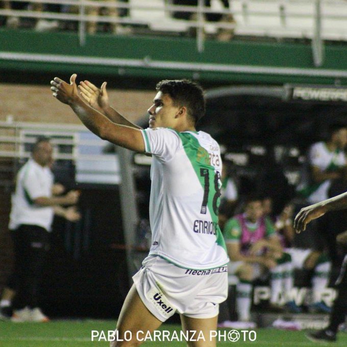 En el debut de Dabove, Banfield venció agónicamente a Velez