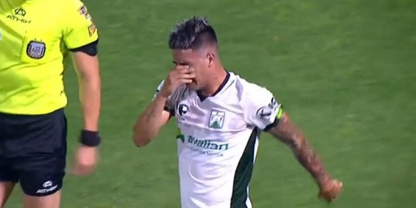 Doblete, emoción y ovación: la gran noche de Brian Fernández