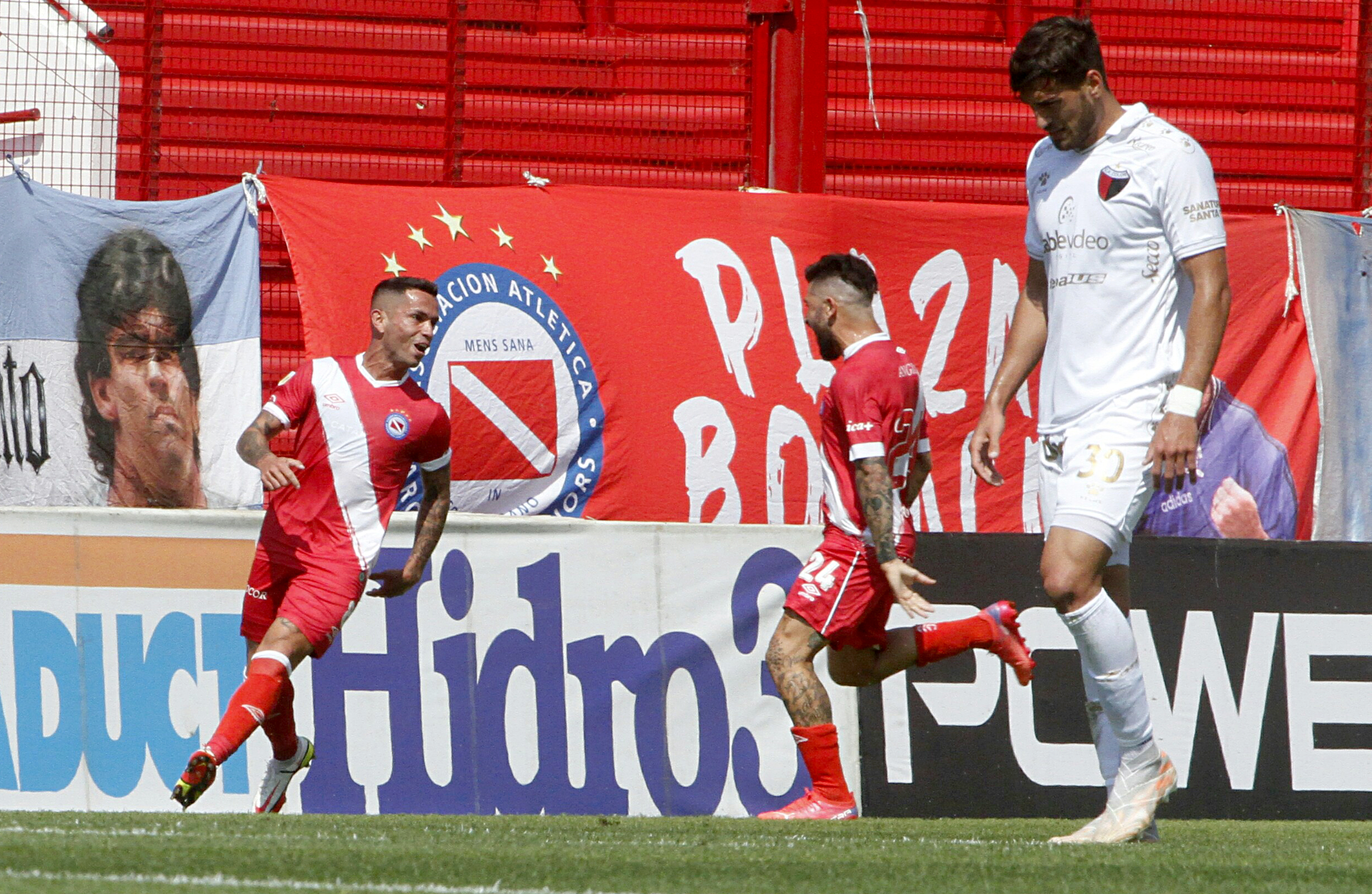 Colón se desdibujó en La Paternal y cayó ante Argentinos Jrs