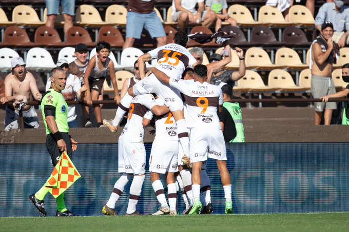 Goleada de Platense en un partido con gritos de ex delanteros de Colón