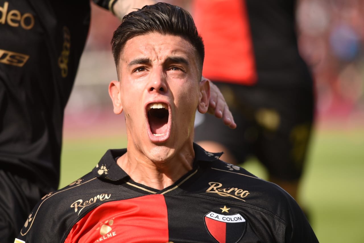 El campeón está volviendo: corrió, acertó, aguantó y le ganó a Talleres