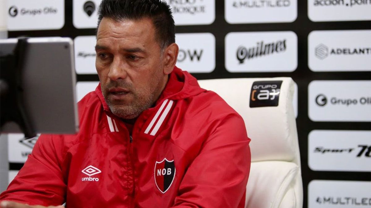 Gamboa dejó de ser el entrenador de Newells