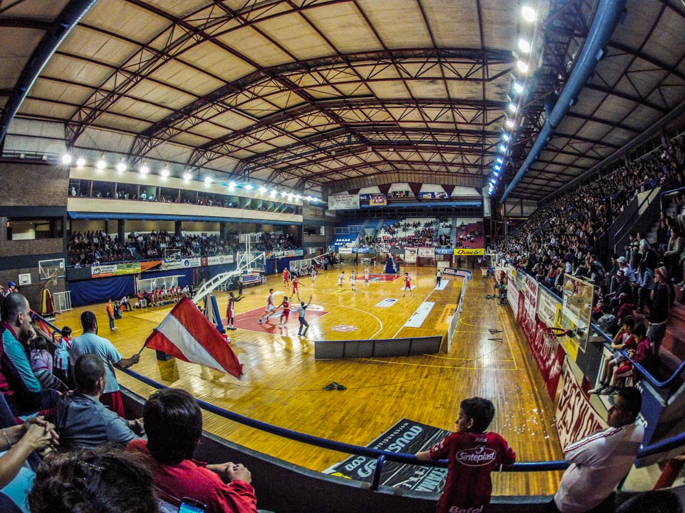 Desde este domingo el Malvicino recibe el Súper 20 de la LNB