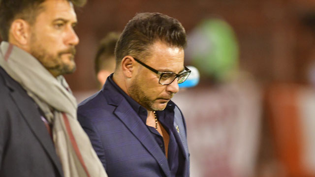 El ex DT de Colón, Antonio Mohamed, pasó un mal momento