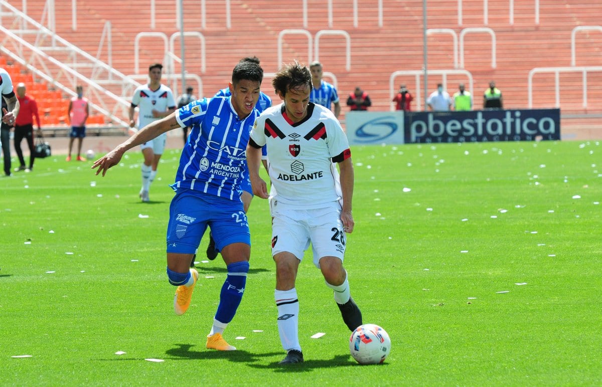 Godoy Cruz se lo pudo empatar a Newell’s y Flores mantiene su invicto