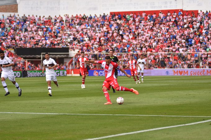 Unión decepcionó el día de la vuelta del público y el debut de Munúa