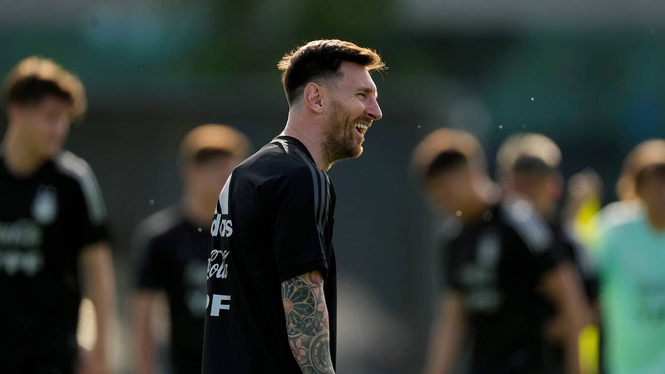 Finalmente, Messi será suplente ante Uruguay