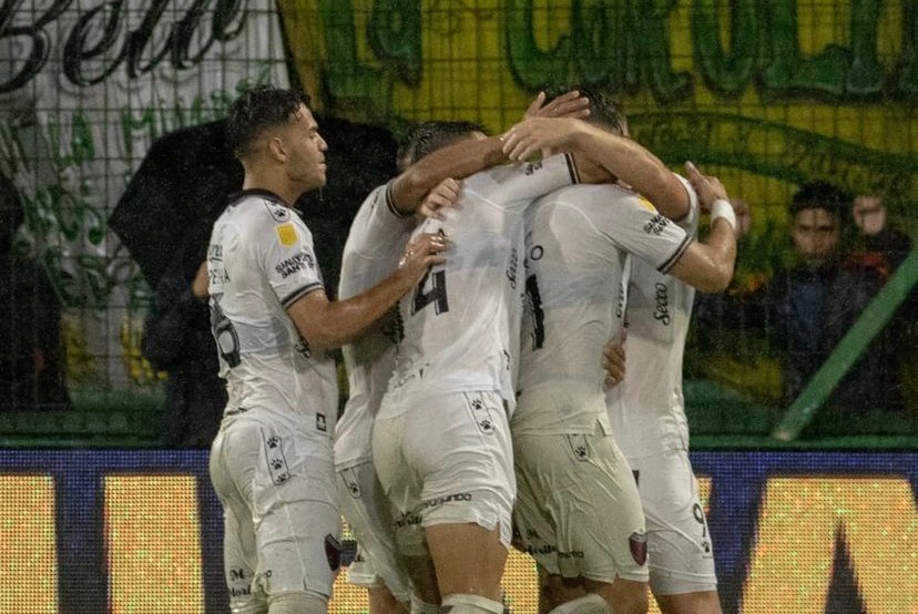 Se destacó en Varela: el jugador de Colón que se perderá el clásico si ve la amarilla