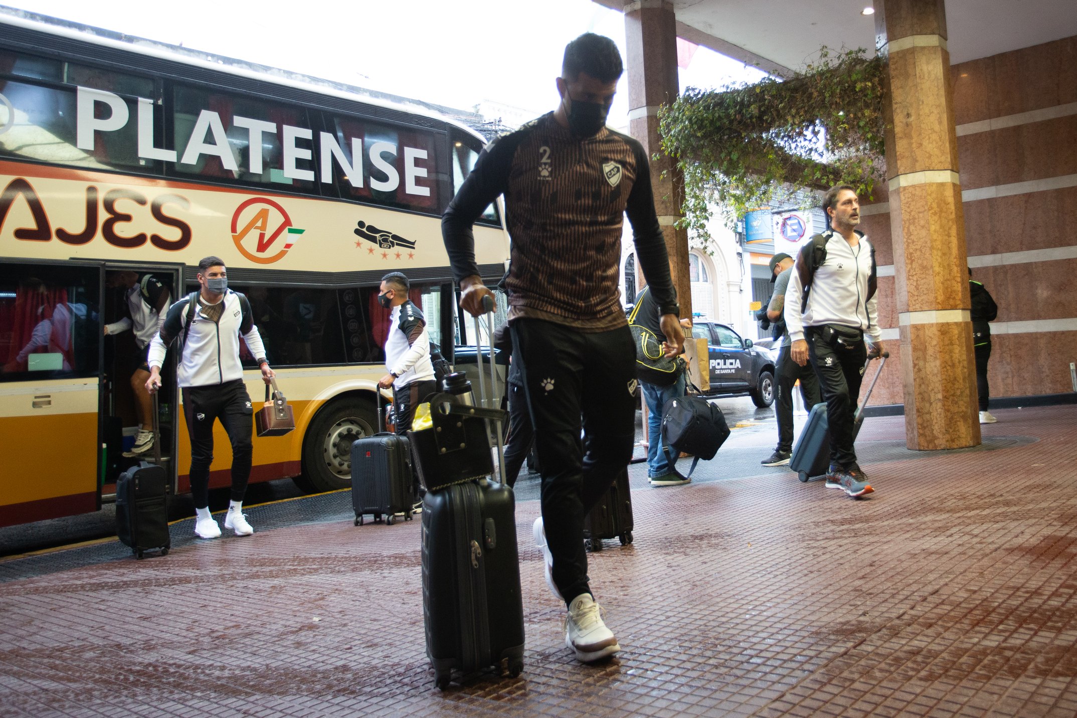 Platense llegó a Santa Fe con bajas importantes