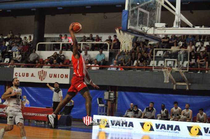 Unión vapuleó a Olímpico y consiguió su primera victoria en la Liga Nacional de Básquet