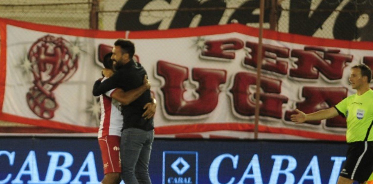 ¿Domínguez llamó un delantero que dirigió en Huracán para sumarlo a Colón?