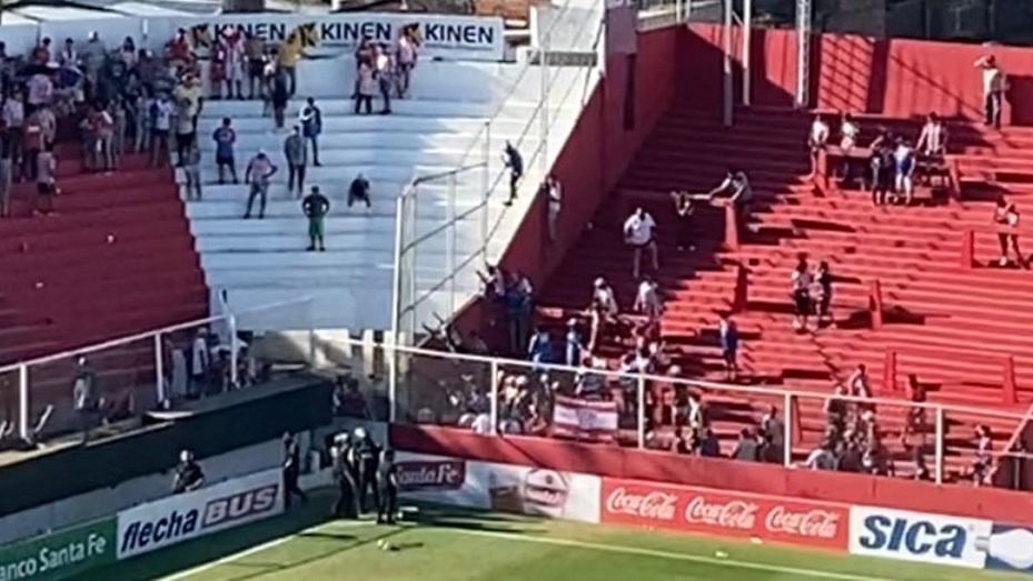 Un jueves de «alta tensión» dentro y fuera de la cancha de Unión