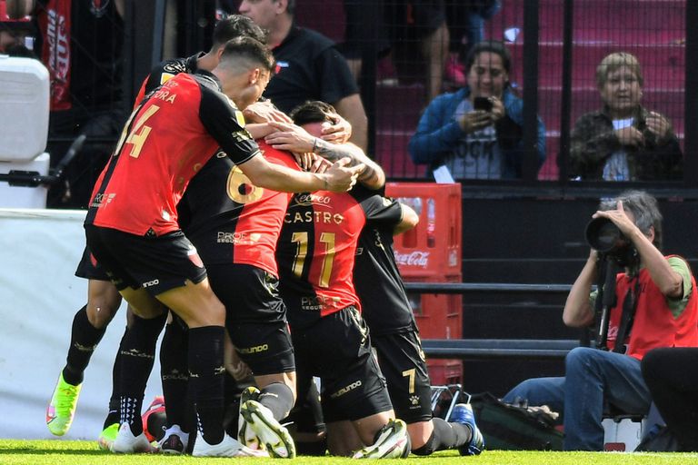 Colón buscará otra vez sumar en Santa Fe lo que restó de visitante