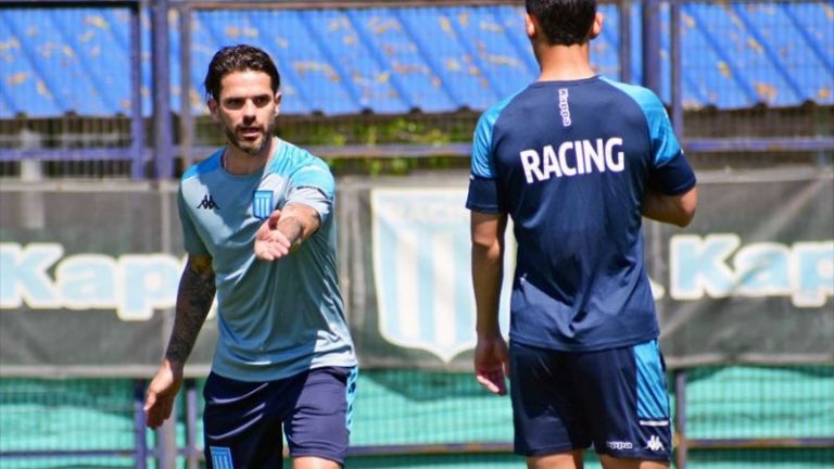 Con bajas, Racing tiene los concentrados para recibir a Colón