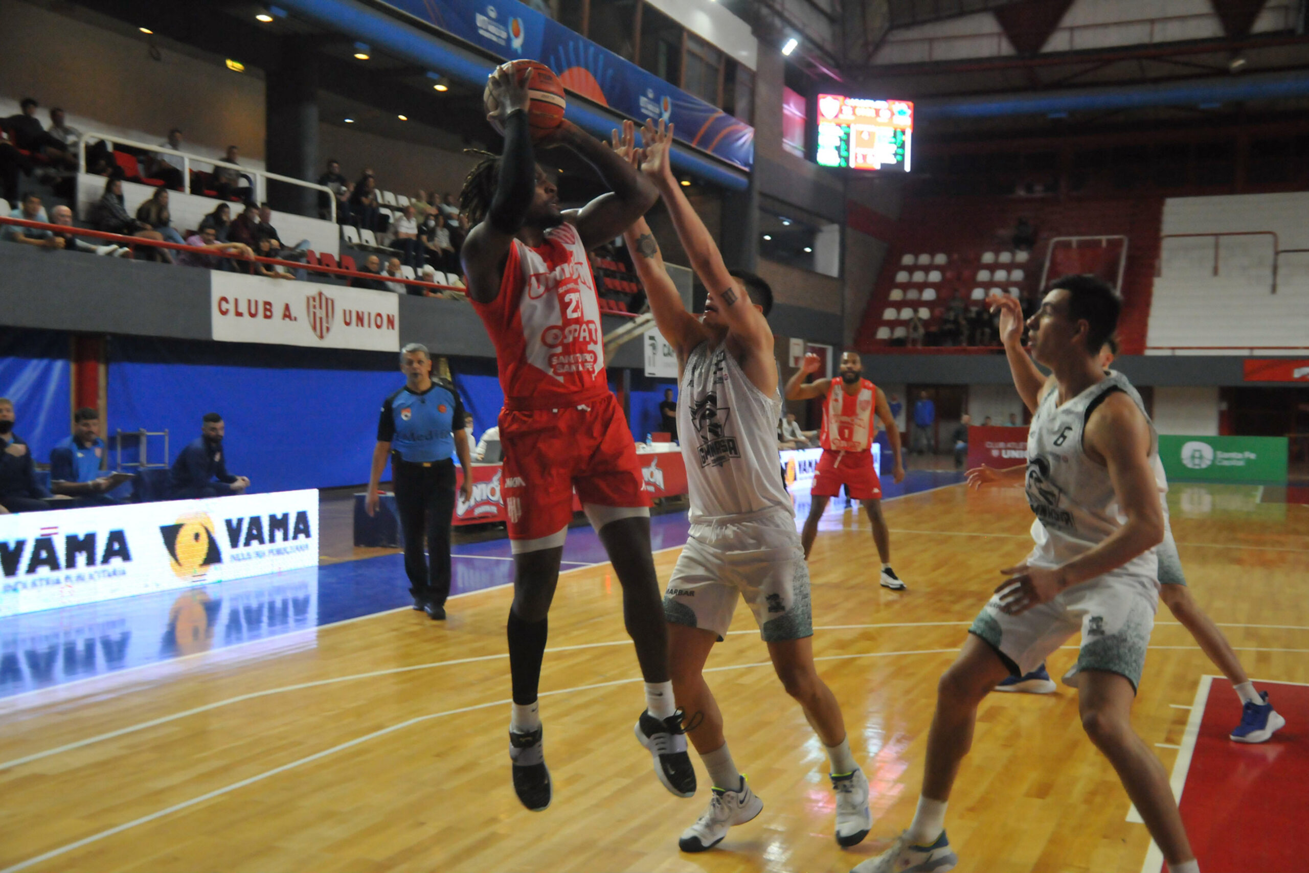 El Tate volvió a festejar ante su gente en la Liga Nacional