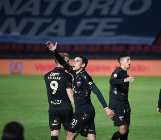 Podés votar: El gol de Meza que pelea por ser el mejor del torneo
